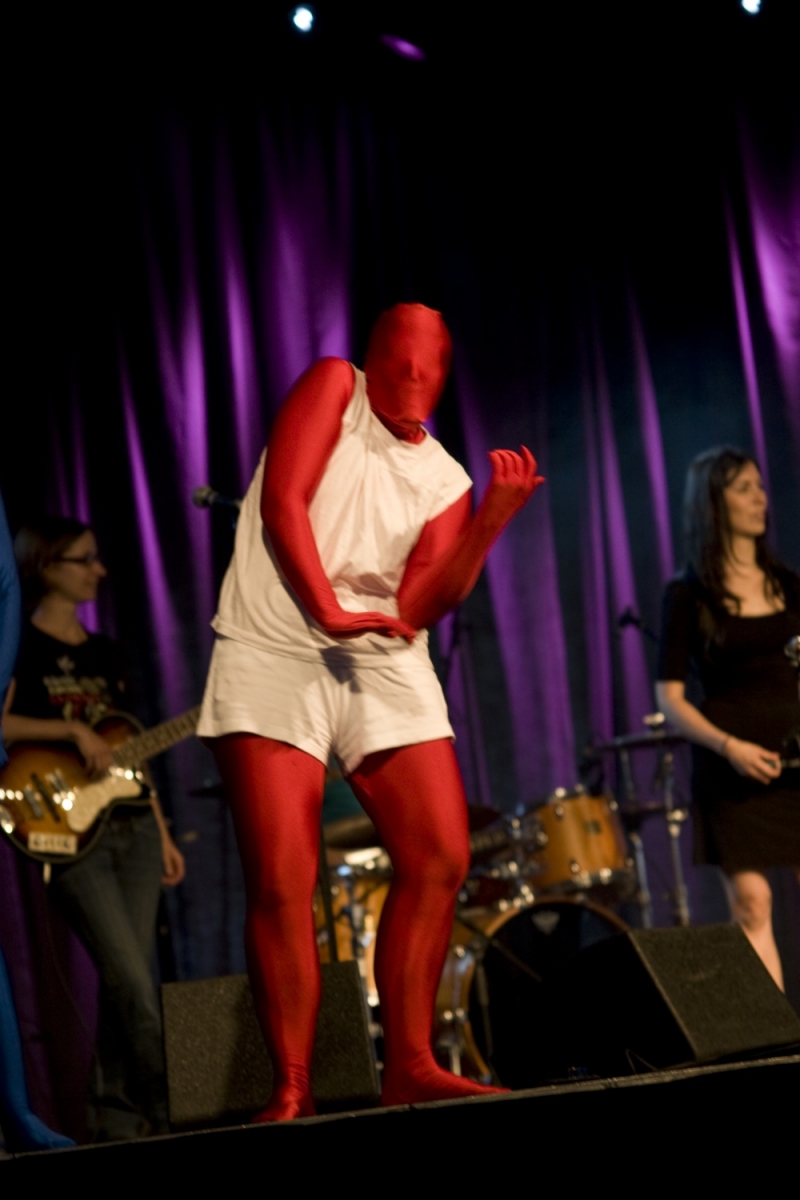 2011 spectacle animation morphsuit