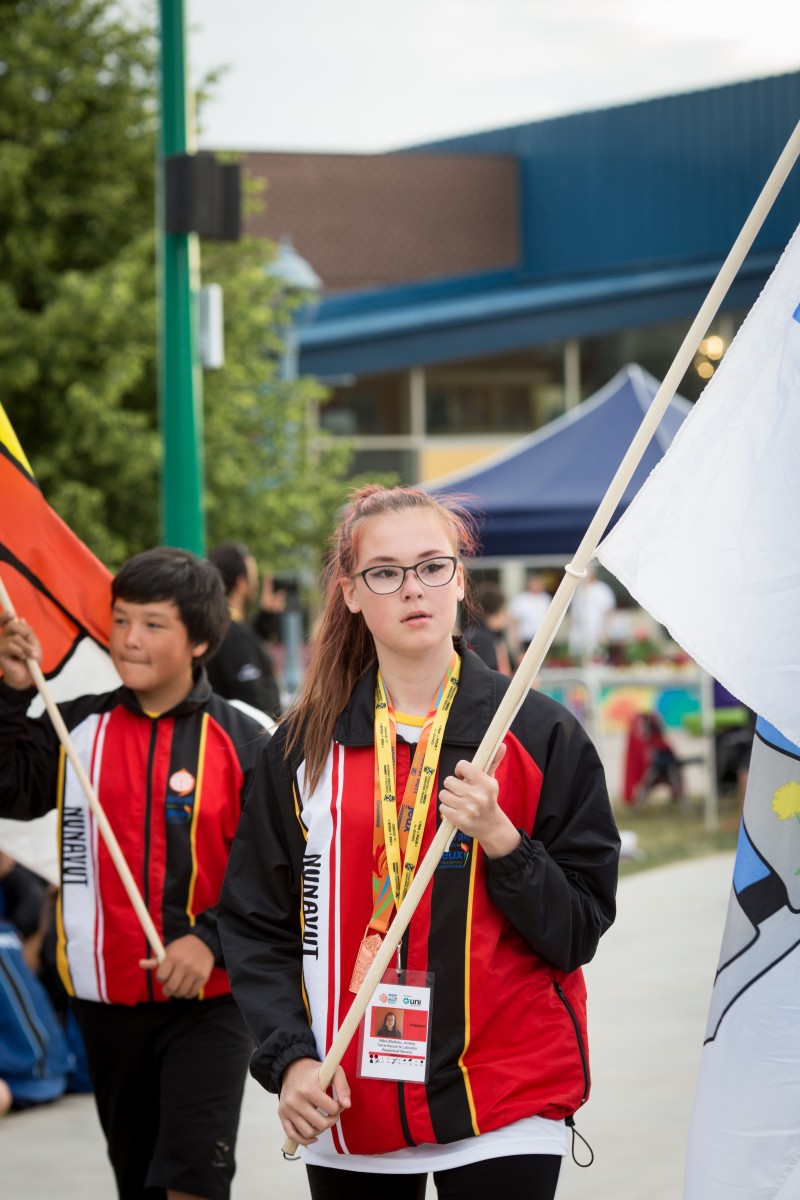 2017 cérémonie cloture drapeau porte-drapeau nunavut